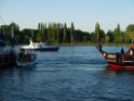 Motor Segelboot mit Motorschaden trieb gegen Alte Liebe bei Koeln Rodenkirchen P149